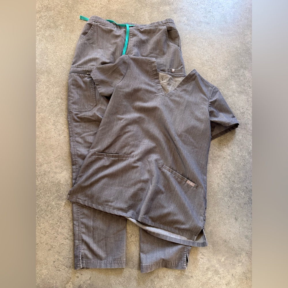 Figs Set Gray Scrub Top and Bottom
